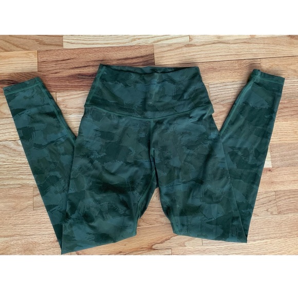 Colorfulkoala Green Camo High-Waisted Leggings - Picture 8 of 8